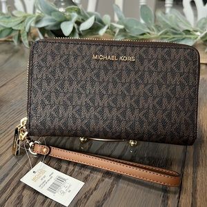 Michael Kors NEW leather wallet/cell/wristlet
